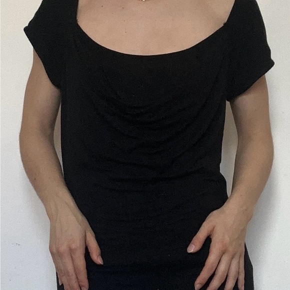 Black rayon top, multiple ways to wear - Picture 4 of 7